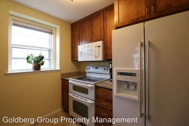 Building Photo - 2 br, 1 bath House - 3800 39th Street NW #...