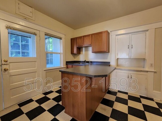 Building Photo - 3958 N Albina Ave