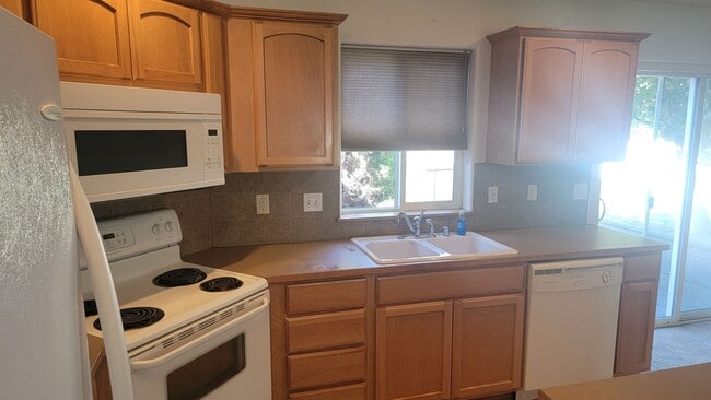 Building Photo - Great 3-bedroom Home In The Valley On Cul-...