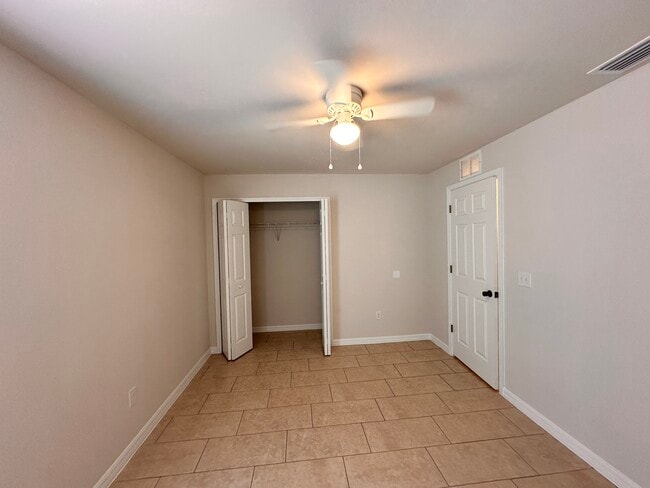 Building Photo - 137 SE 13th St