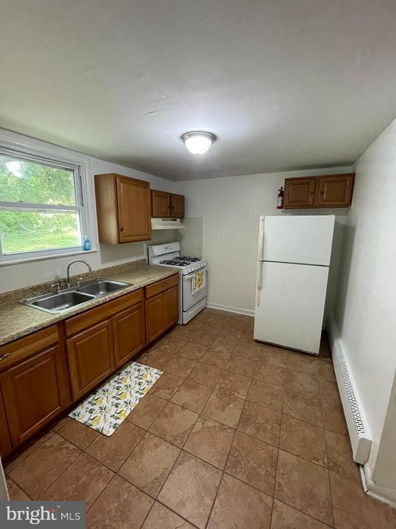 Building Photo - 14105 Robinson Ct