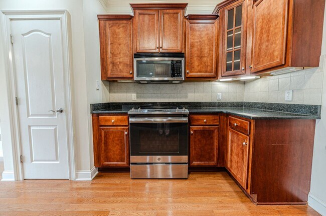 Building Photo - Perfectly Located 4-Bedroom Home Minutes from I-295, Hope Mills & Fort Bragg!