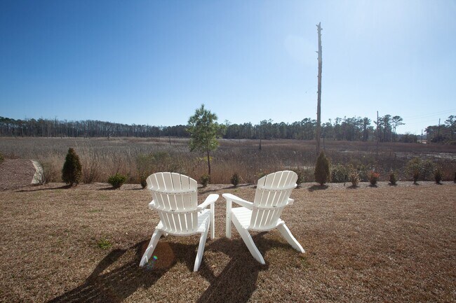 Building Photo - 2BR/2BA - Beautiful condo on River Road - ...