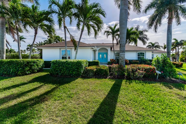Building Photo - Seasonal Fully Furnished Home on Marco Island - AVAIL NOW