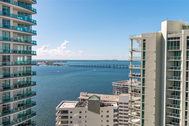 Building Photo - 1300 Brickell Bay Dr