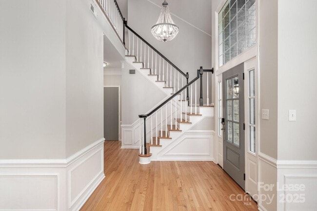 Building Photo - 111 Monterey Dr