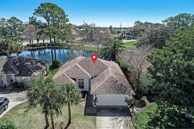 Building Photo - 3433 Heron Dr N