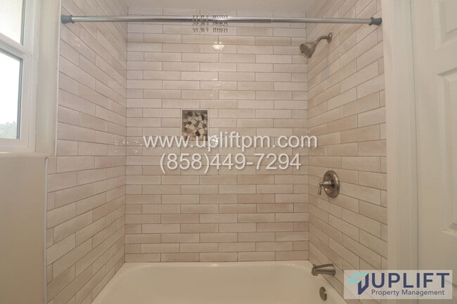 Building Photo - 766 S Grade Rd