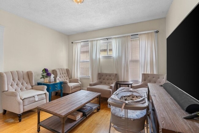 Building Photo - 79-81-81 Vernon St