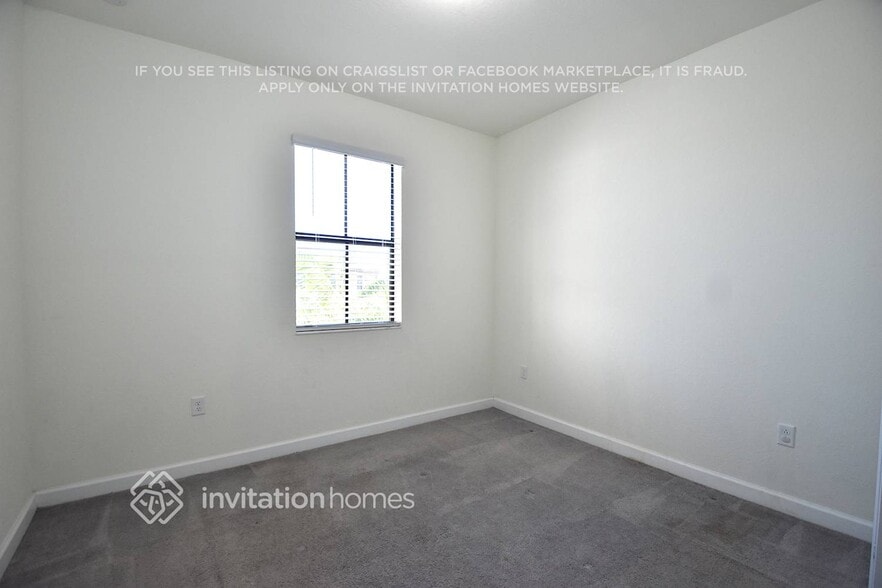 Building Photo - 3422 W 106th Terrace