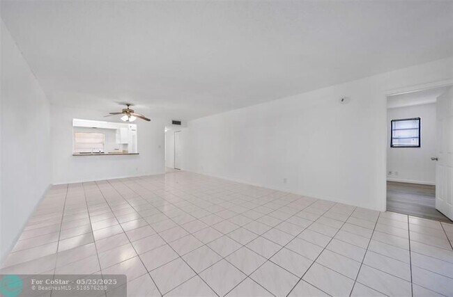 Building Photo - 2031 Coral Ridge Dr