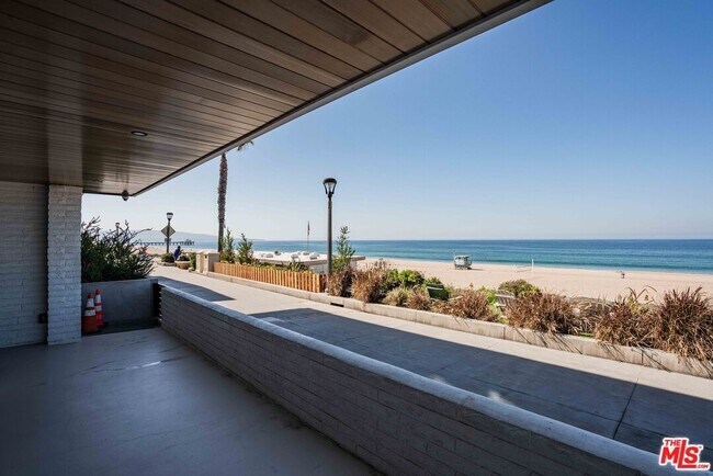 Building Photo - 2308 The Strand