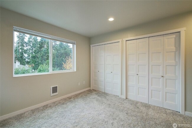 Building Photo - 3Bd/2.5Ba Kirkland Townhouse