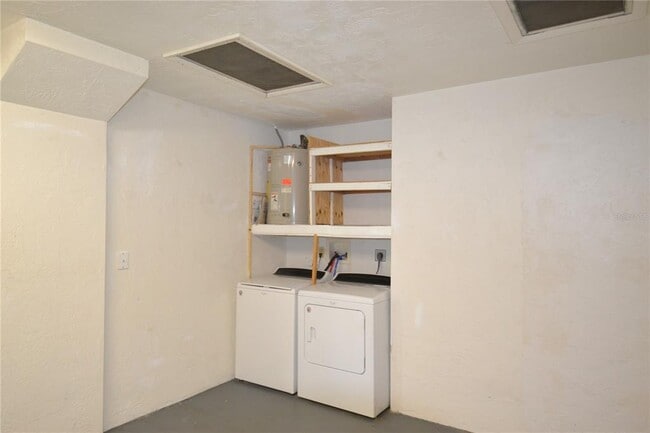 Building Photo - 746 Barbara St