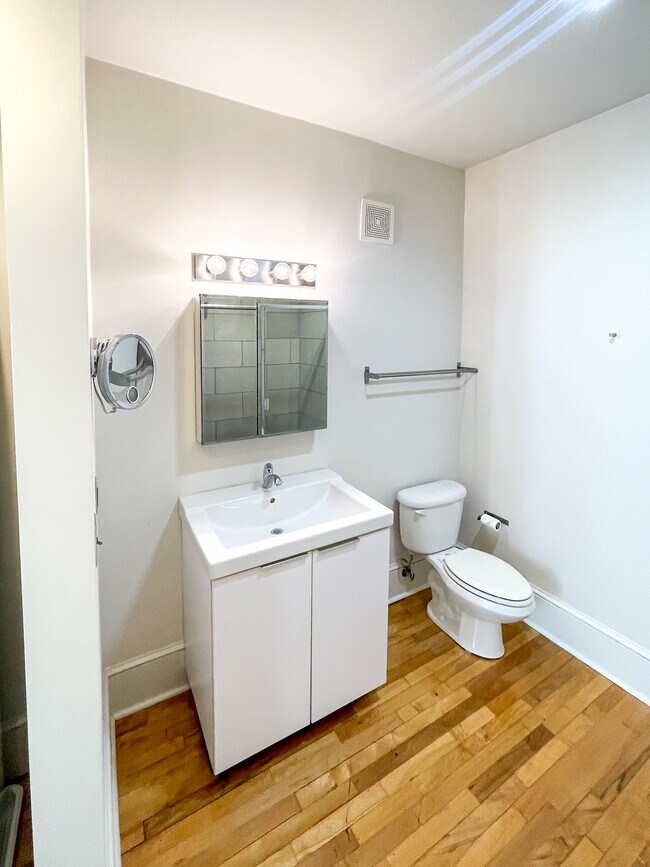 Building Photo - 505 Union Ave SW