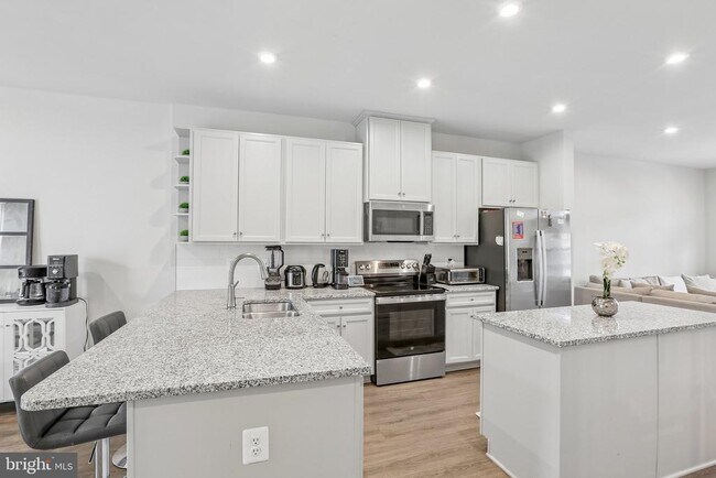 Building Photo - 158 Woodgate Cir
