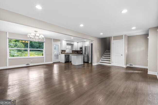 Building Photo - 629 Willivee Dr