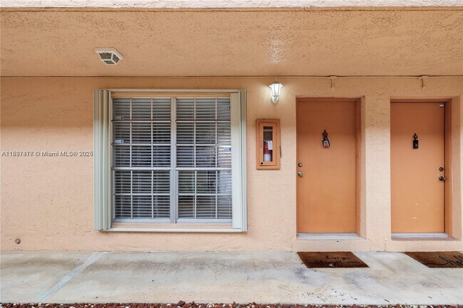Building Photo - 7241 Miami Lakes Dr