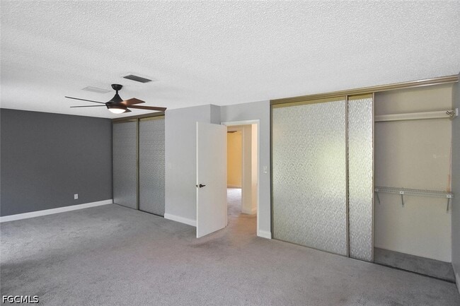 Building Photo - 4295 Island Cir
