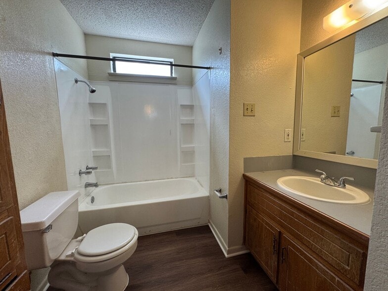 Building Photo - 3407 Victoria Cir