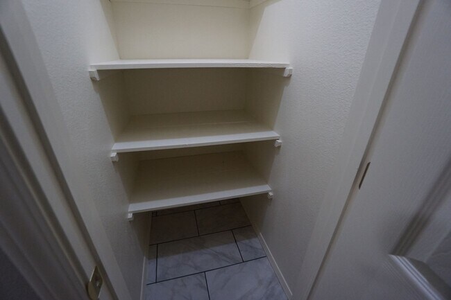 Building Photo - Completely Remodeled Like New 3 Bed 2 Bath...