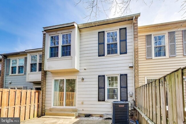 Building Photo - 20210 Maple Leaf Ct