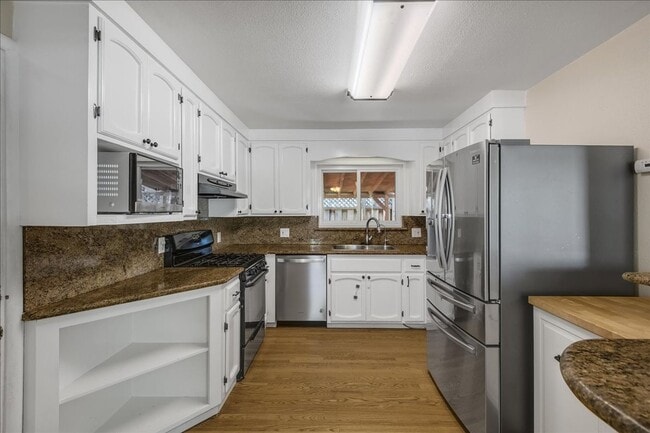 Primary Photo - Spacious 3 bed 2 bath home in Mt. Carmel