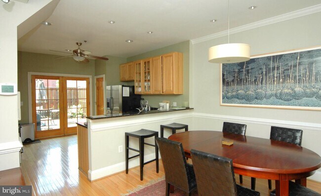 Building Photo - 706 S Bond St