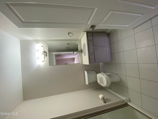 Building Photo - 2 West Ave