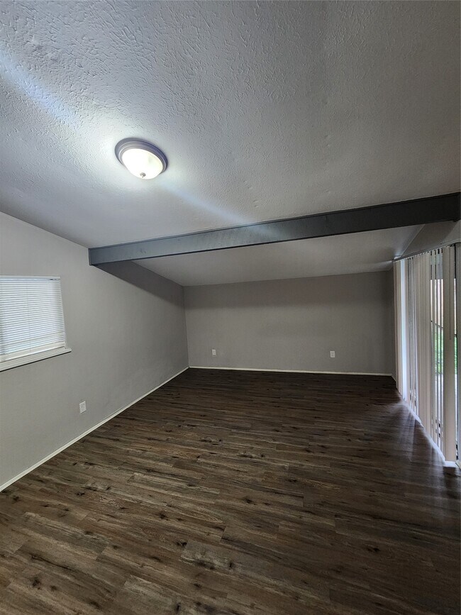 Building Photo - 3822 Broken Elm Dr