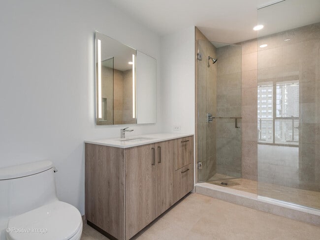 Building Photo - 211 N Harbor Dr