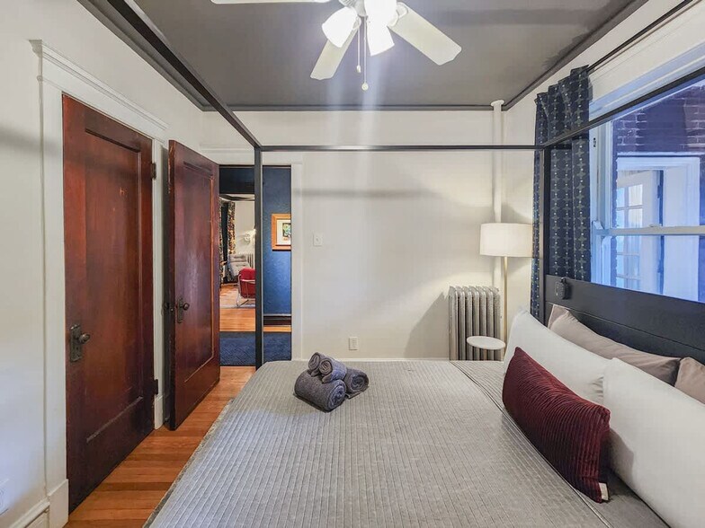 Building Photo - 3759 N Wayne Ave