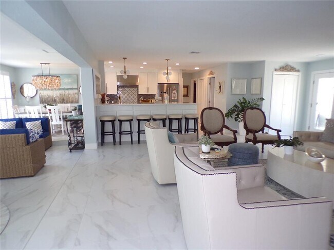 Building Photo - 2810 Via Paloma Dr