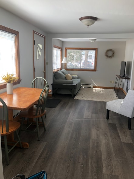 Building Photo - 1424 Sabattus St