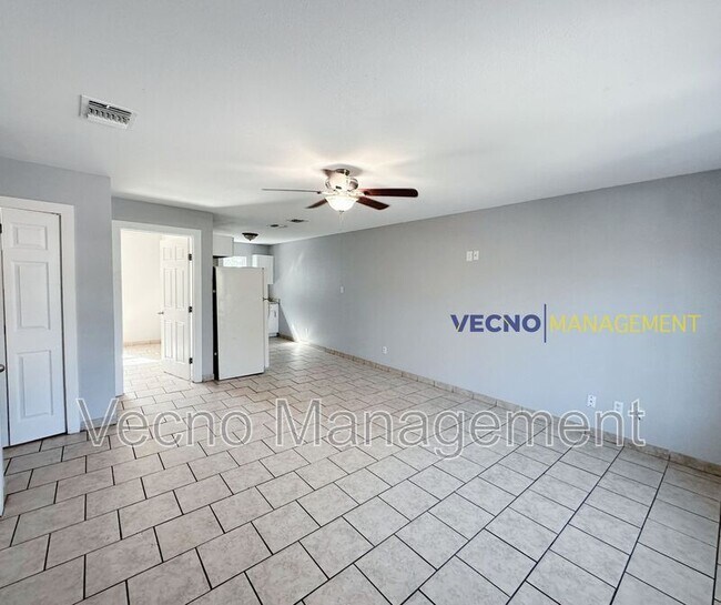 Building Photo - 302 Cooper St