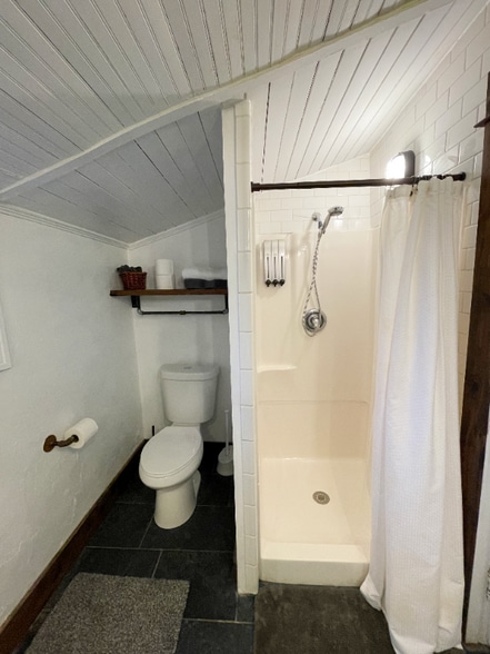 Building Photo - 333 State St