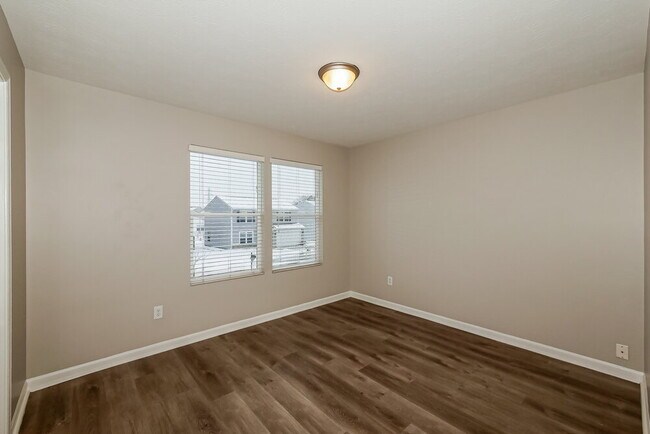 Building Photo - 8042 Grove Berry Way