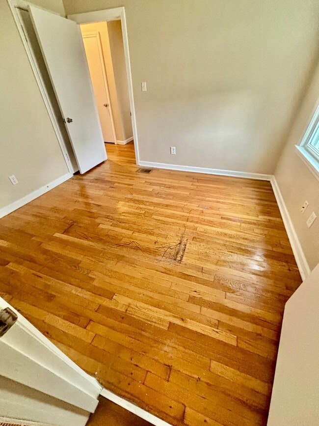Building Photo - The "More Room to Roam" House: 4 Beds, 2 B...