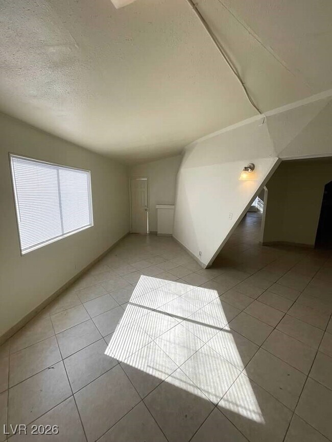 Building Photo - 1427 San Felipe Dr