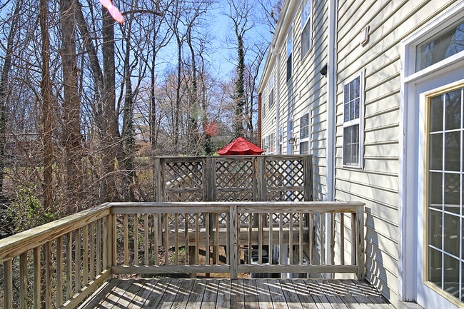 Building Photo - Cat-Friendly Rio Square Townhome