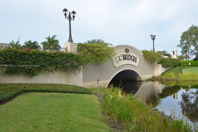 Building Photo - 16927 Bridge Crossing Cir