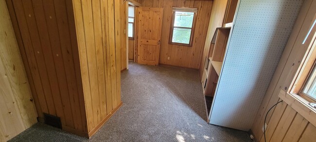 Building Photo - Single Family Home