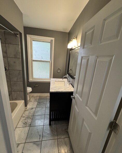 Building Photo - 1635 Methyl St