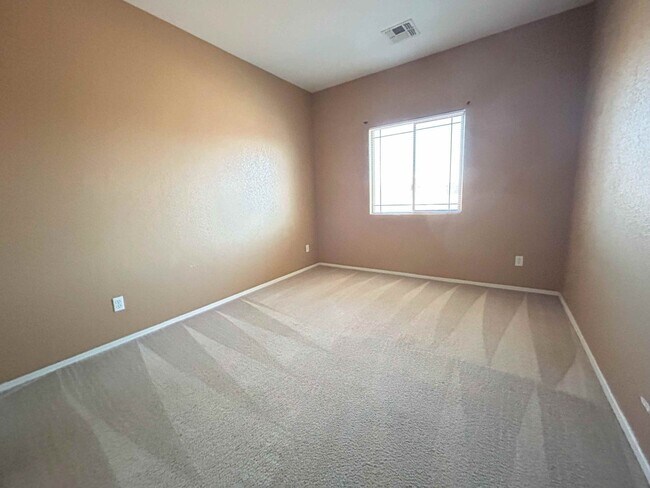 Building Photo - MOUNTAIN VISTA RANCH HOME WITH POOL AND SP...