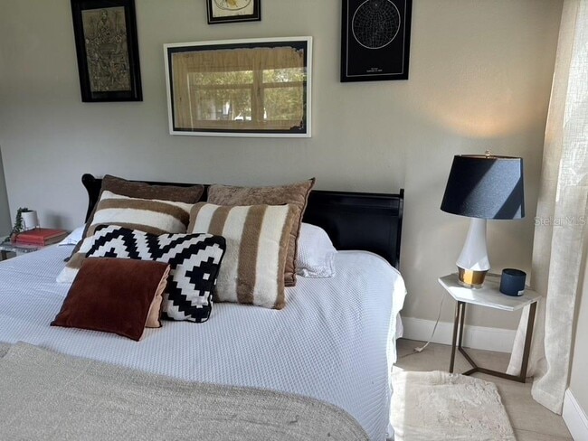 Building Photo - 1815 Barker Dr