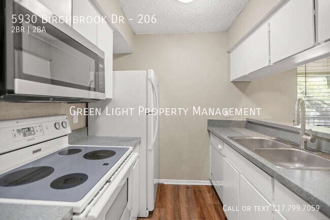 Building Photo - 5930 Birchbrook Dr