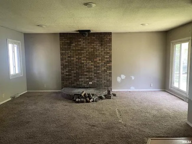 Building Photo - Great Location! $1,500 Down / $690 Month