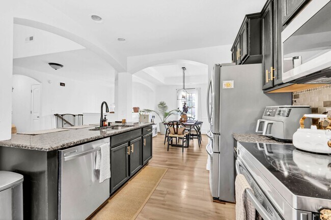 Building Photo - 1838 Patricia Dr