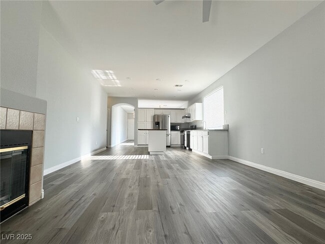 Building Photo - 10668 Oak Apple Ave