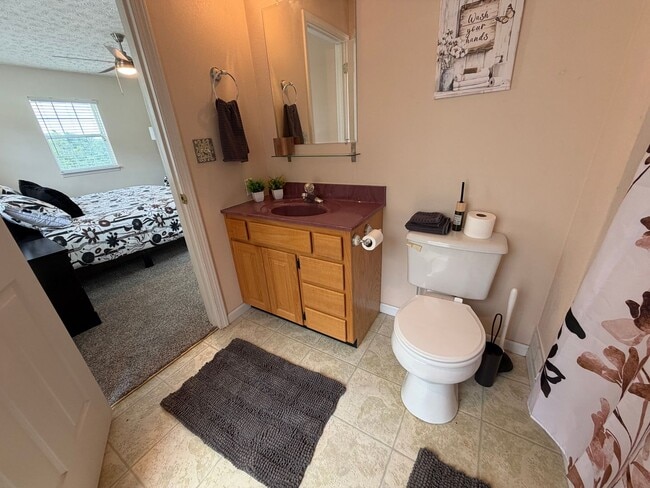 Building Photo - Fully Furnished Short Term Rental!